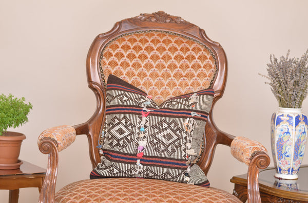 16 x 16 Handmade Decorative Vintage Pillow, %100 Wool, 664910