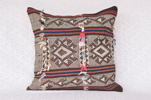 16 x 16 Handmade Decorative Vintage Pillow, %100 Wool, 664910