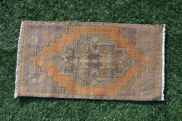 Natural Turkish Vintage small area rug doormat for home decor, bathroom rug, area oushak rug bathroom mat kitchen rug  kilim rug, rug 3X1,6, 665105