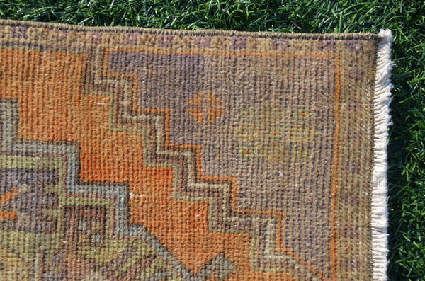 Natural Turkish Vintage small area rug doormat for home decor, bathroom rug, area oushak rug bathroom mat kitchen rug  kilim rug, rug 3X1,6, 665105