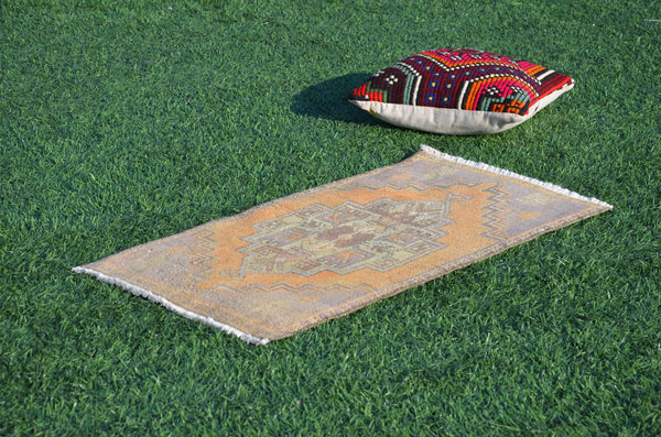 Natural Turkish Vintage small area rug doormat for home decor, bathroom rug, area oushak rug bathroom mat kitchen rug  kilim rug, rug 3X1,6, 665105