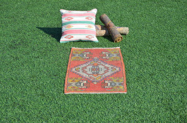 Vintage Handmade Turkish small area rug doormat for home decor, bathroom rug, area oushak rug bathroom mat kitchen kilim rug, rug 3,1X1,6, 665122