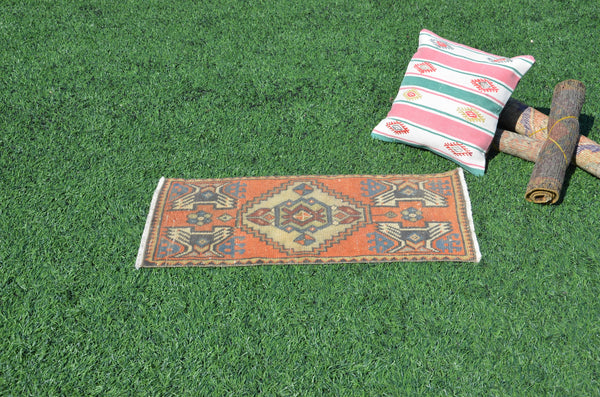 Vintage Handmade Turkish small area rug doormat for home decor, bathroom rug, area oushak rug bathroom mat kitchen kilim rug, rug 2,9X1,4, 665152