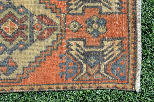 Vintage Handmade Turkish small area rug doormat for home decor, bathroom rug, area oushak rug bathroom mat kitchen kilim rug, rug 2,9X1,4, 665152