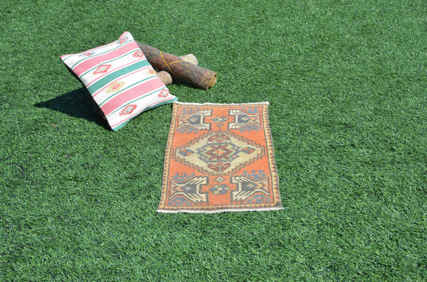 Vintage Handmade Turkish small area rug doormat for home decor, bathroom rug, area oushak rug bathroom mat kitchen kilim rug, rug 2,9X1,4, 665152
