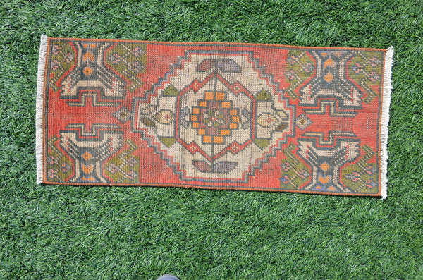 Turkish Handmade Vintage small area rug doormat for home decor, bathroom rug, area oushak rug bathroom mat kitchen rug  kilim rug, rug 3x1.3, 665165