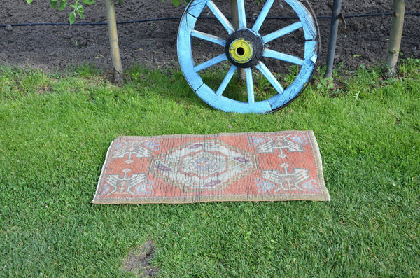 Vintage Handmade Turkish small area rug doormat for home decor, bathroom rug, area oushak rug bathroom mat kitchen kilim rug, rug 3.2x1.5, 664554