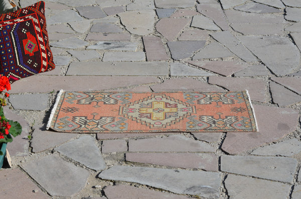 Vintage Handmade Turkish small area rug doormat for home decor, bathroom rug, area oushak rug bathroom mat kitchen kilim rug, rug 3.1x1.4, 664739
