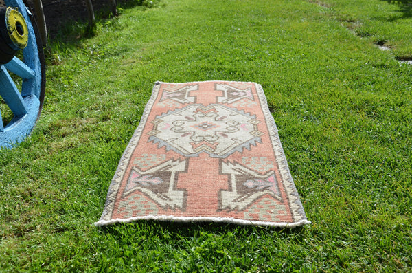 Turkish Handmade Vintage small area rug doormat for home decor, bathroom rug, area oushak rug bathroom mat kitchen kilim rug, rug 3.1x1.4, 664568