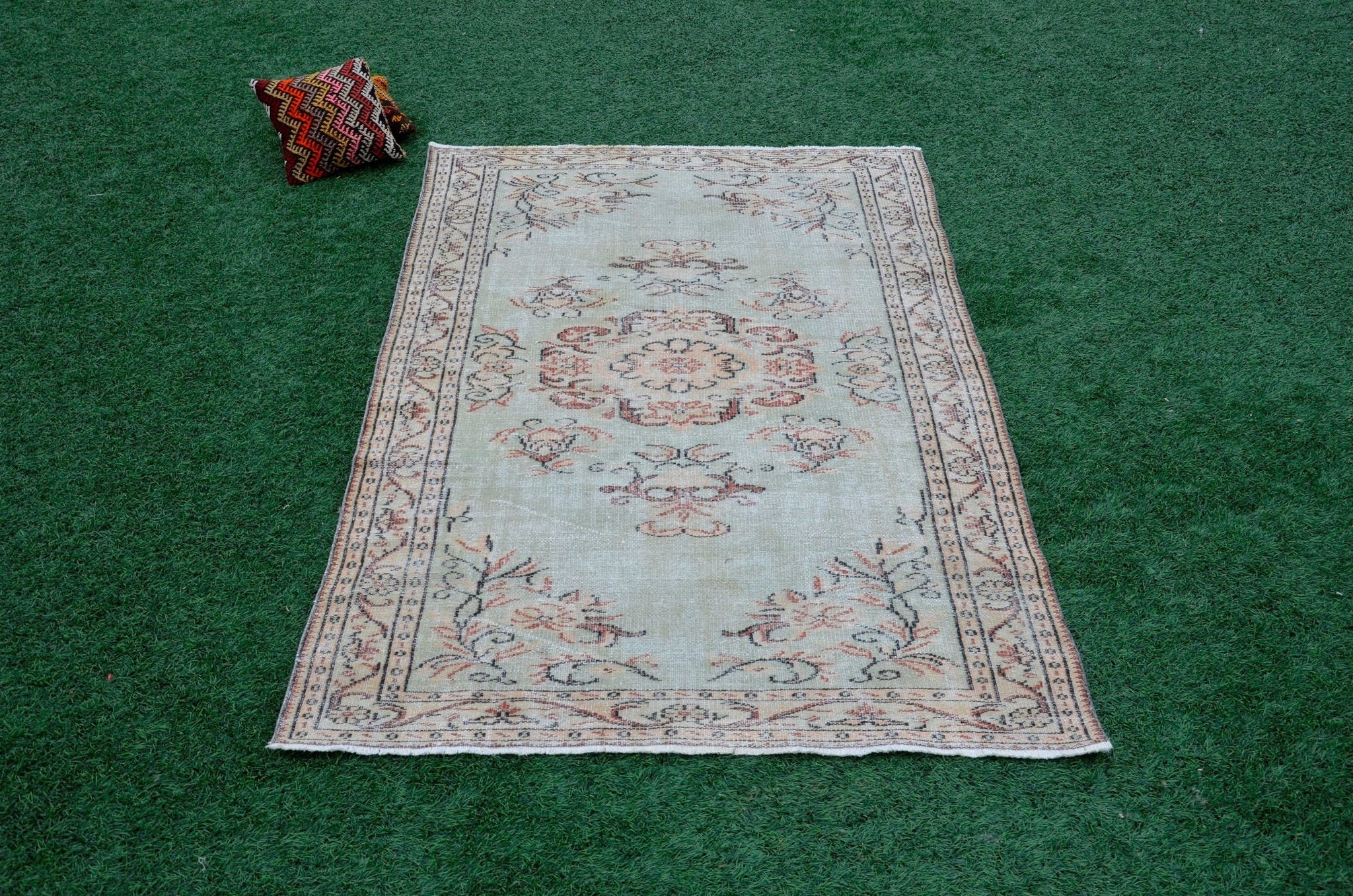 Handknotted Turkish large Vintage rug for home decor, oversize rug, area rug oushak rug boho rug bedroom kitchen rug  kilim rug, rugs 5x9, 665387