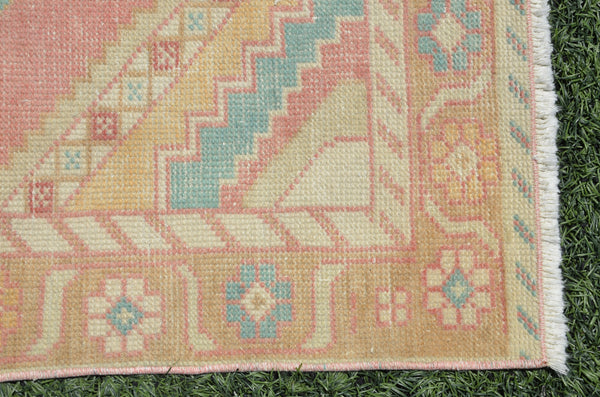 Unique Vintage Turkish runner rug for home decor, area rug, Anatolian oushak rug boho rug kitchen rug  bathroom rug kilim, 9'1"x2'9", 665444