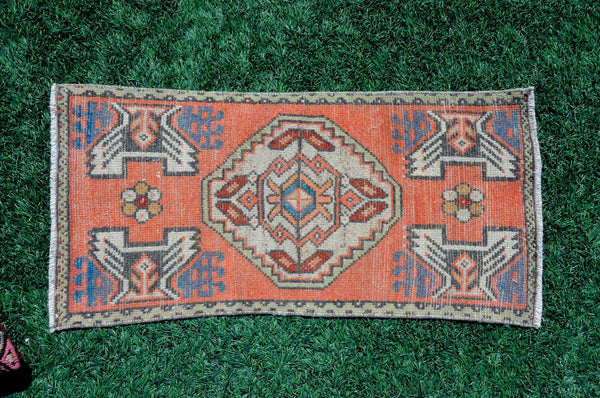 Vintage Handmade Turkish small area rug doormat for home decor, bathroom rug, area oushak rug bathroom mat kitchen kilim rug, rug 3.1X1.5, 665470