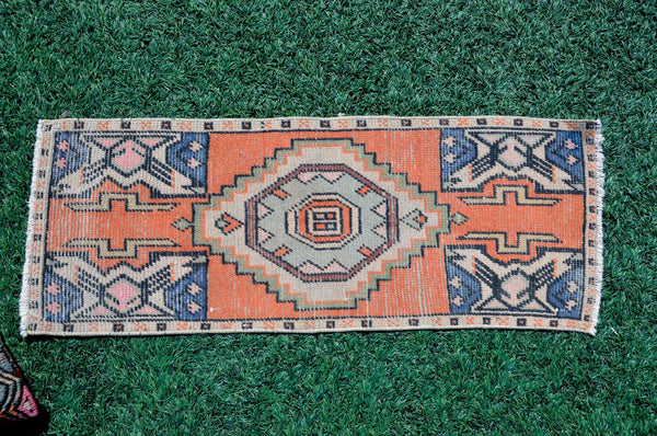 Turkish Handmade Vintage small area rug doormat for home decor, bathroom rug, area oushak rug bathroom mat kitchen kilim rug, rug 3.5X1.4, 665474