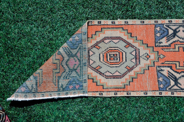 Turkish Handmade Vintage small area rug doormat for home decor, bathroom rug, area oushak rug bathroom mat kitchen kilim rug, rug 3.5X1.4, 665474