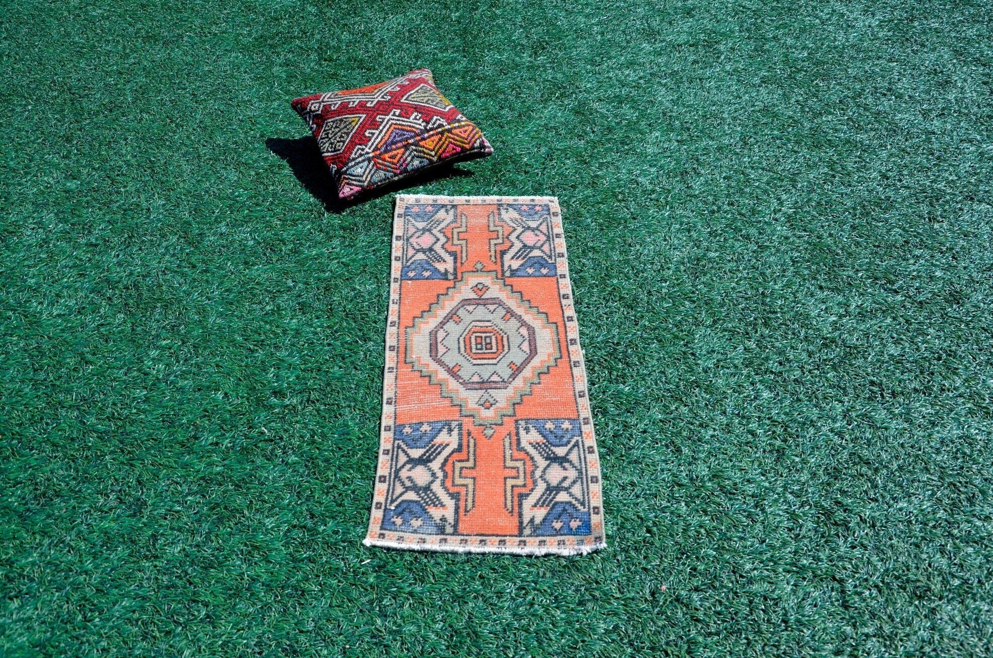 Turkish Handmade Vintage small area rug doormat for home decor, bathroom rug, area oushak rug bathroom mat kitchen kilim rug, rug 3.5X1.4, 665474