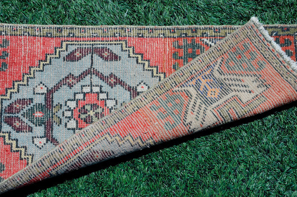 Unique Turkish Vintage small area rug doormat for home decor, bathroom rug, area oushak rug bathroom mat kitchen rug  kilim rug, rug 3,3X1,8, 665528