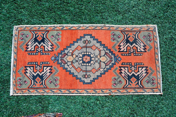 Handmade Turkish Vintage small area rug doormat for home decor, bathroom rug, area oushak rug bathroom mat kitchen kilim rug, rug 3,4X1,8, 665596