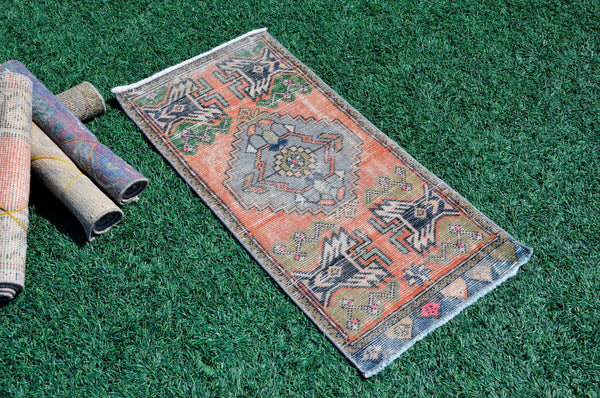 Unique Turkish Vintage small area rug doormat for home decor, bathroom rug, area oushak rug bathroom mat kitchen rug  kilim rug, rug 3,3X1,7, 665614
