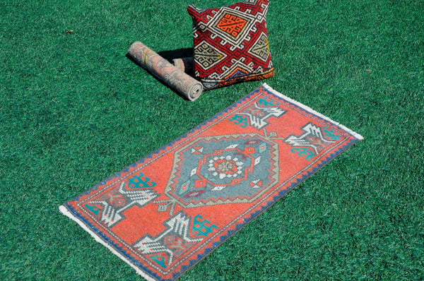 Turkish Handmade Vintage small area rug doormat for home decor, bathroom rug, area oushak rug bathroom mat kitchen kilim rug, rug 3.6X1.8, 665615