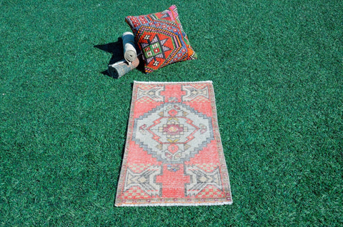 Turkish Handmade Vintage small area rug doormat for home decor, bathroom rug, area oushak rug bathroom mat kitchen kilim rug, rug 3.1X1.7, 665568