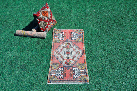 Handmade Turkish Vintage small area rug doormat for home decor, bathroom rug, area oushak rug bathroom mat kitchen kilim rug, rug 3,3X1,6, 665619