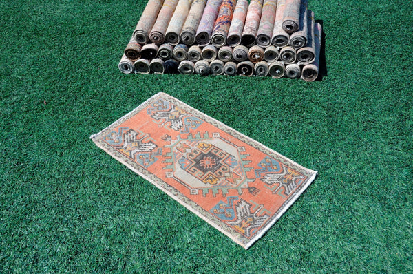 Natural Turkish Vintage small area rug doormat for home decor, bathroom rug, area oushak rug bathroom mat kitchen kilim rug, rug 3X1.6, 665498
