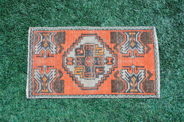 Vintage Handmade Turkish small area rug doormat for home decor, bathroom rug, area oushak rug bathroom mat kitchen kilim rug, rug 2.6X1.5, 665499