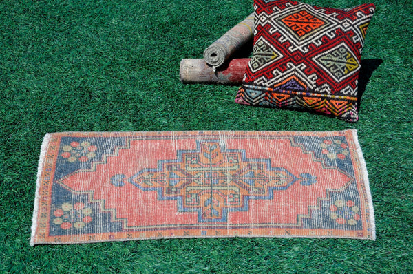 Turkish Handmade Vintage small area rug doormat for home decor, bathroom rug, area oushak rug bathroom mat kitchen kilim rug, rug 3.1X1.7, 665501