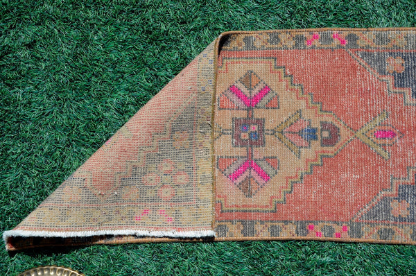Vintage Handmade Turkish small area rug doormat for home decor, bathroom rug, area oushak rug bathroom mat kitchen kilim rug, rug 3.6X1.7, 665507