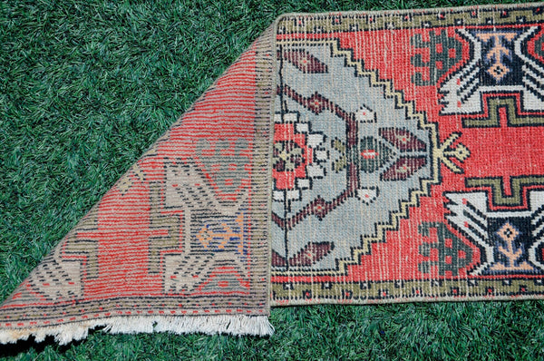 Handmade Turkish Vintage small area rug doormat for home decor, bathroom rug, area oushak rug bathroom mat kitchen kilim rug, rug 3.6x1.7, 665522