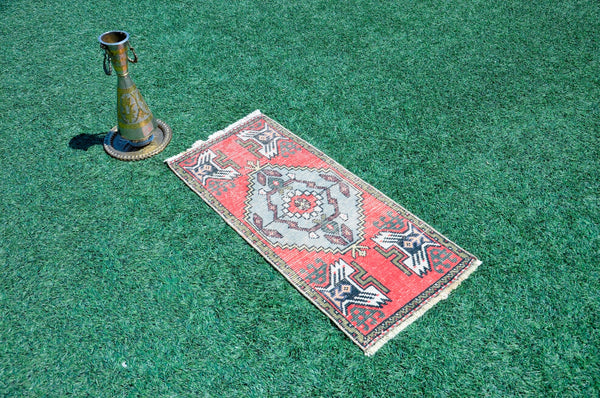 Handmade Turkish Vintage small area rug doormat for home decor, bathroom rug, area oushak rug bathroom mat kitchen kilim rug, rug 3.6x1.7, 665522