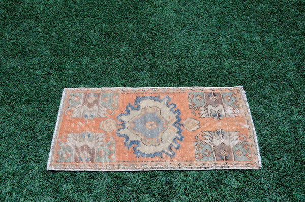 Natural Turkish Vintage small area rug doormat for home decor, bathroom rug, area oushak rug bathroom mat kitchen kilim rug, rug 3X1.7, 665531