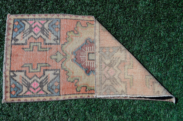 Vintage Handmade Turkish small area rug doormat for home decor, bathroom rug, area oushak rug bathroom mat kitchen kilim rug, rug 2.11X1.5, 665544