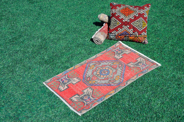 Vintage Handmade Turkish small area rug doormat for home decor, bathroom rug, area oushak rug bathroom mat kitchen kilim rug, rug 2.11X1.5, 665549