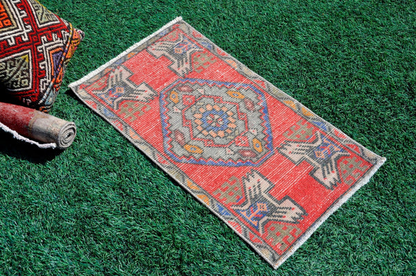 Vintage Handmade Turkish small area rug doormat for home decor, bathroom rug, area oushak rug bathroom mat kitchen kilim rug, rug 2.11X1.5, 665549
