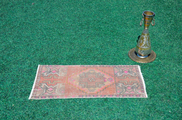 Handmade Turkish Vintage small area rug doormat for home decor, bathroom rug, area oushak rug bathroom mat kitchen kilim rug, rug 2.11x1.5, 665552