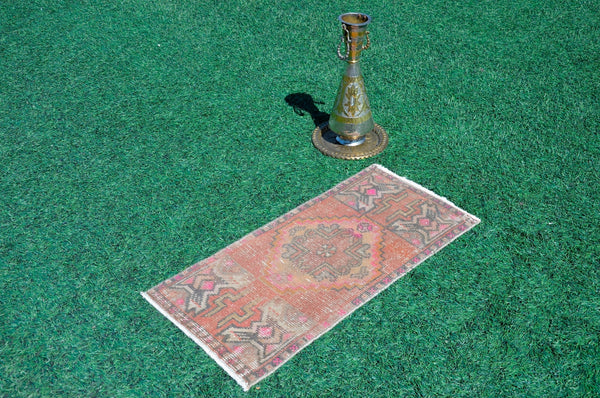 Handmade Turkish Vintage small area rug doormat for home decor, bathroom rug, area oushak rug bathroom mat kitchen kilim rug, rug 2.11x1.5, 665552