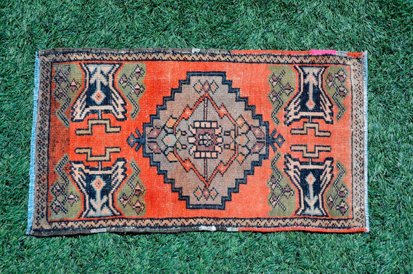 Natural Turkish Vintage small area rug doormat for home decor, bathroom rug, area oushak rug bathroom mat kitchen kilim rug, rug 2.8X1.6, 665586