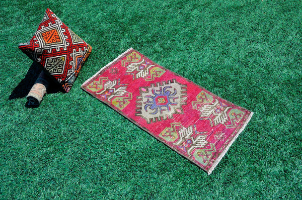 Unique Turkish Vintage small area rug doormat for home decor, bathroom rug, area oushak rug bathroom mat kitchen rug kilim rug, rug 2.11x1.5, 665588