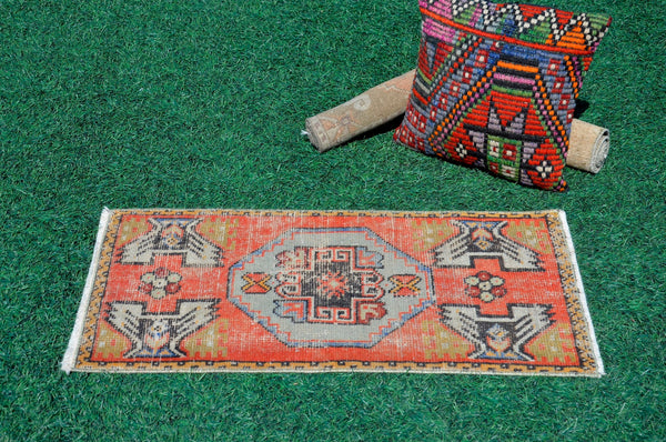 Vintage Handmade Turkish small area rug doormat for home decor, bathroom rug, area oushak rug bathroom mat kitchen kilim rug, rug 2.11X1.7, 665617