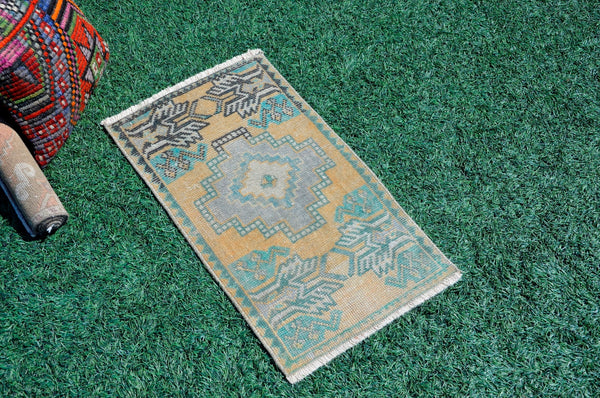 Vintage Handmade Turkish small area rug doormat for home decor, bathroom rug, area oushak rug bathroom mat kitchen kilim rug, rug 2.7x1.5, 665634
