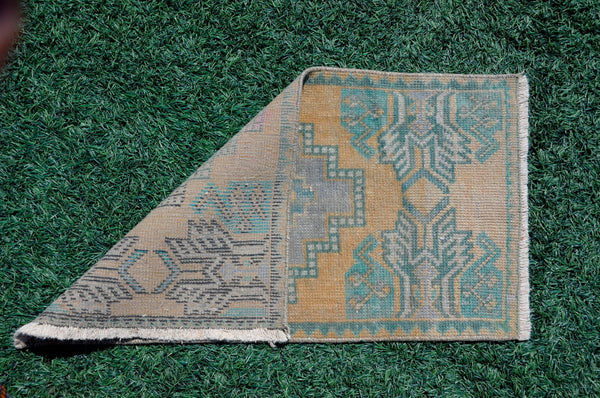 Vintage Handmade Turkish small area rug doormat for home decor, bathroom rug, area oushak rug bathroom mat kitchen kilim rug, rug 2.7x1.5, 665634