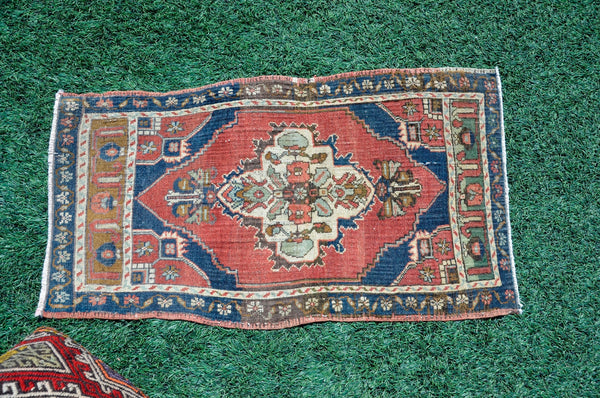 Turkish Handmade Vintage small area rug doormat for home decor, bathroom rug, area oushak rug bathroom mat kitchen kilim rug, rug 3.5x1.10, 665635