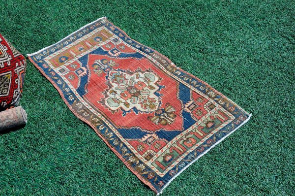 Turkish Handmade Vintage small area rug doormat for home decor, bathroom rug, area oushak rug bathroom mat kitchen kilim rug, rug 3.5x1.10, 665635