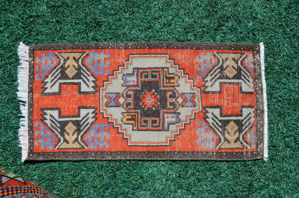 Vintage Handmade Turkish small area rug doormat for home decor, bathroom rug, area oushak rug bathroom mat kitchen kilim rug, rug 2.11x1.6, 665639