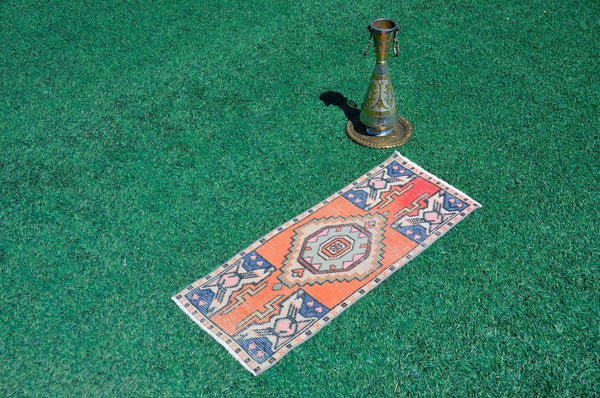 Vintage Handmade Turkish small area rug doormat for home decor, bathroom rug, area oushak rug bathroom mat kitchen kilim rug, rug 3.3x1.3, 665653