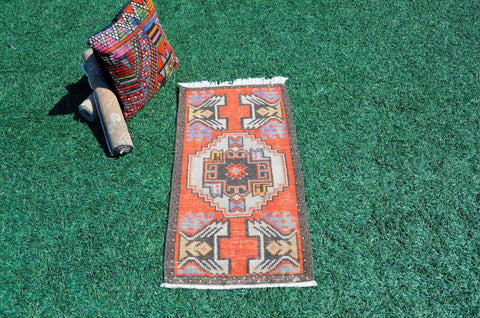 Vintage Handmade Turkish small area rug doormat for home decor, bathroom rug, area oushak rug bathroom mat kitchen kilim rug, rug 2.11x1.6, 665639