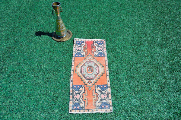 Vintage Handmade Turkish small area rug doormat for home decor, bathroom rug, area oushak rug bathroom mat kitchen kilim rug, rug 3.3x1.3, 665653