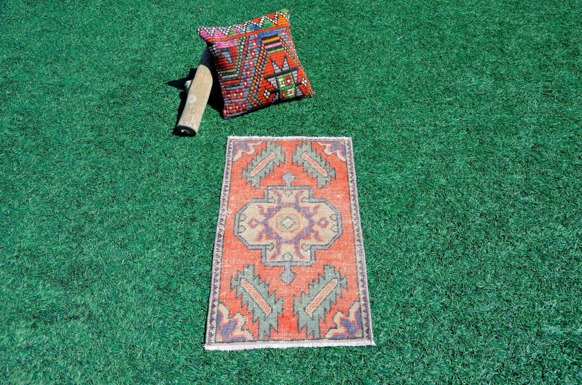 Turkish Handmade Vintage small area rug doormat for home decor, bathroom rug, area oushak rug bathroom mat kitchen kilim rug, rug 2.11X1.6, 665589