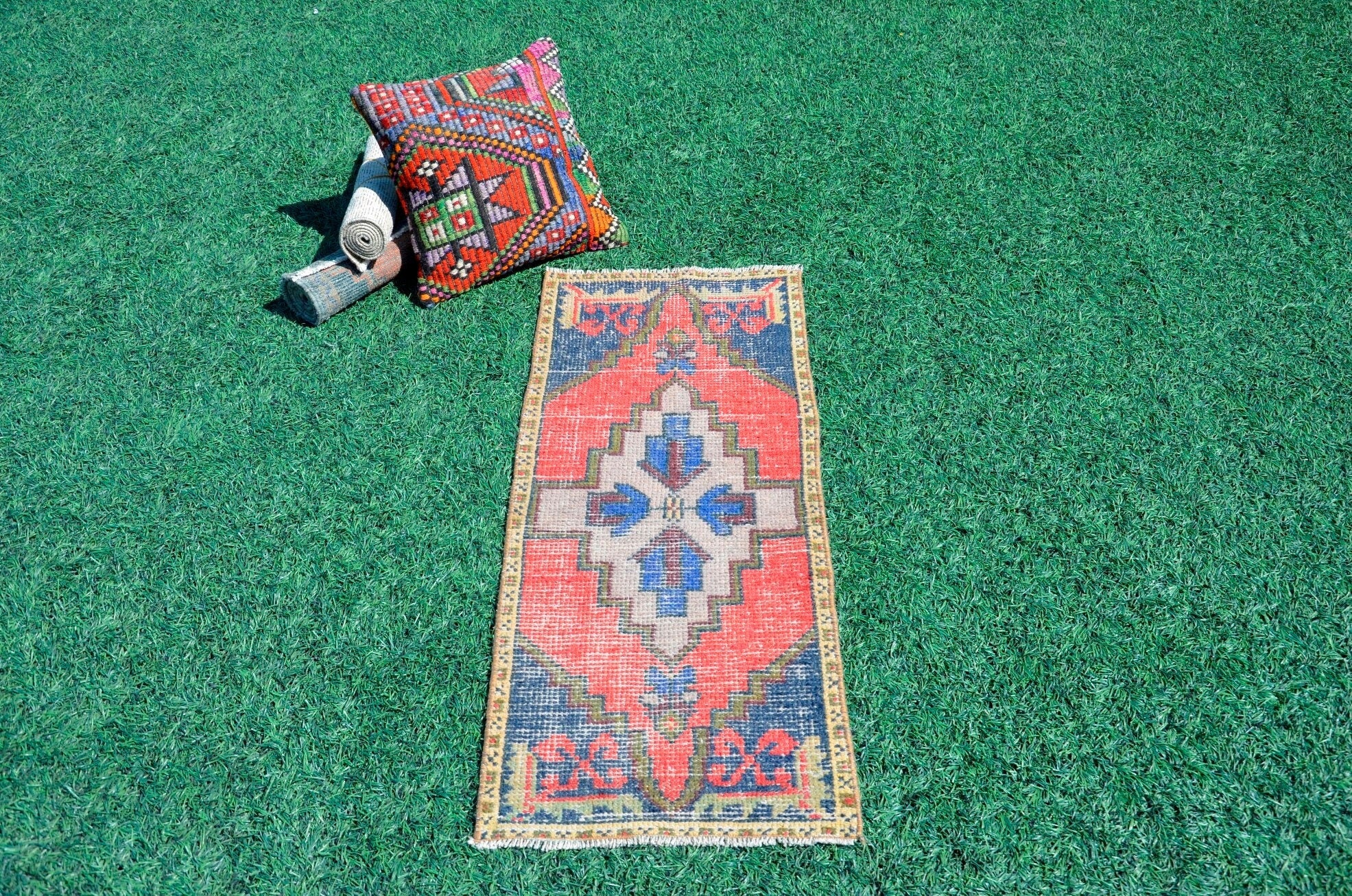 Natural Turkish Vintage small area rug doormat for home decor, bathroom rug, area oushak rug bathroom mat kitchen kilim rug, rug 3.6X1.5, 665553